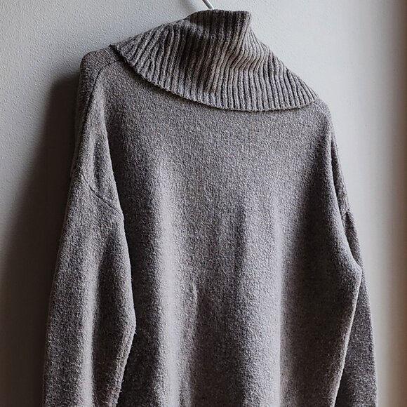 Nanette Lepore Taupe Turtleneck Sweater Size Small - Picture 10 of 15
